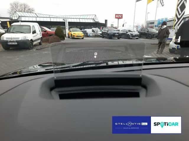 Citroën C4 Shine 1.2 130 EAT8 Navi LED EPH SHZ 180Kam Mi 12/2023-photo-15