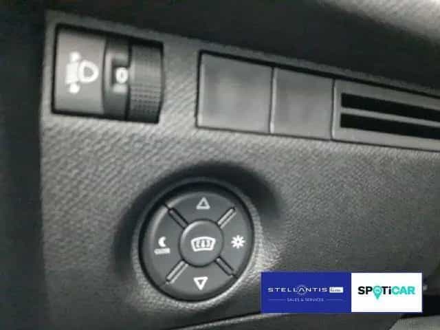 Citroën C4 Shine 1.2 130 EAT8 Navi LED EPH SHZ 180Kam Mi 12/2023-photo-18