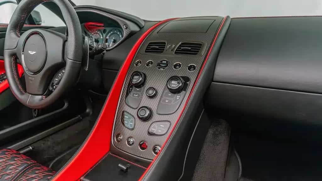 Aston Martin Vanquish Zagato Speedster 08/2018-photo-18