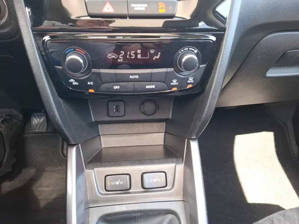 Suzuki Vitara 1.4 Comfort+ Allgrip NAVI LED ACC PANO 10/2021-photo-14