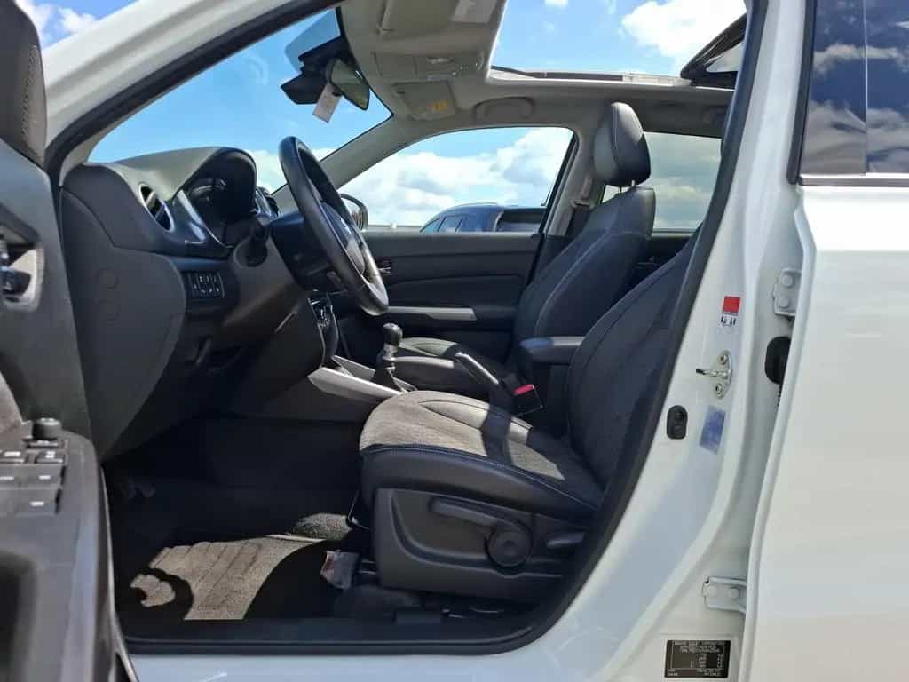 Suzuki Vitara 1.4 Comfort+ Allgrip NAVI LED ACC PANO 10/2021-photo-5
