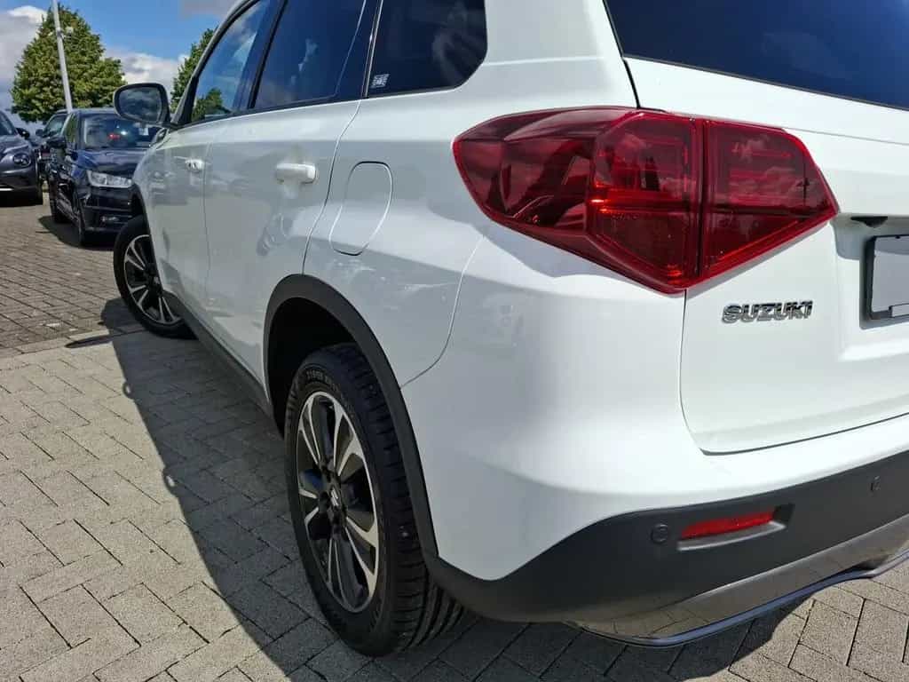 Suzuki Vitara 1.4 Comfort+ Allgrip NAVI LED ACC PANO 10/2021-photo-8