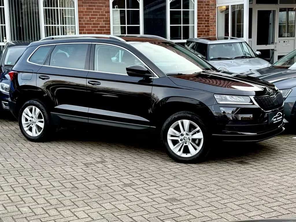 Skoda Karoq Style 1.5TSI*DSG*AHK*LED*NAVI* 01/2020-photo-1