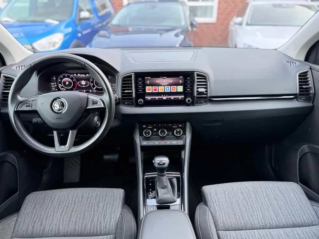Skoda Karoq Style 1.5TSI*DSG*AHK*LED*NAVI* 01/2020-photo-10