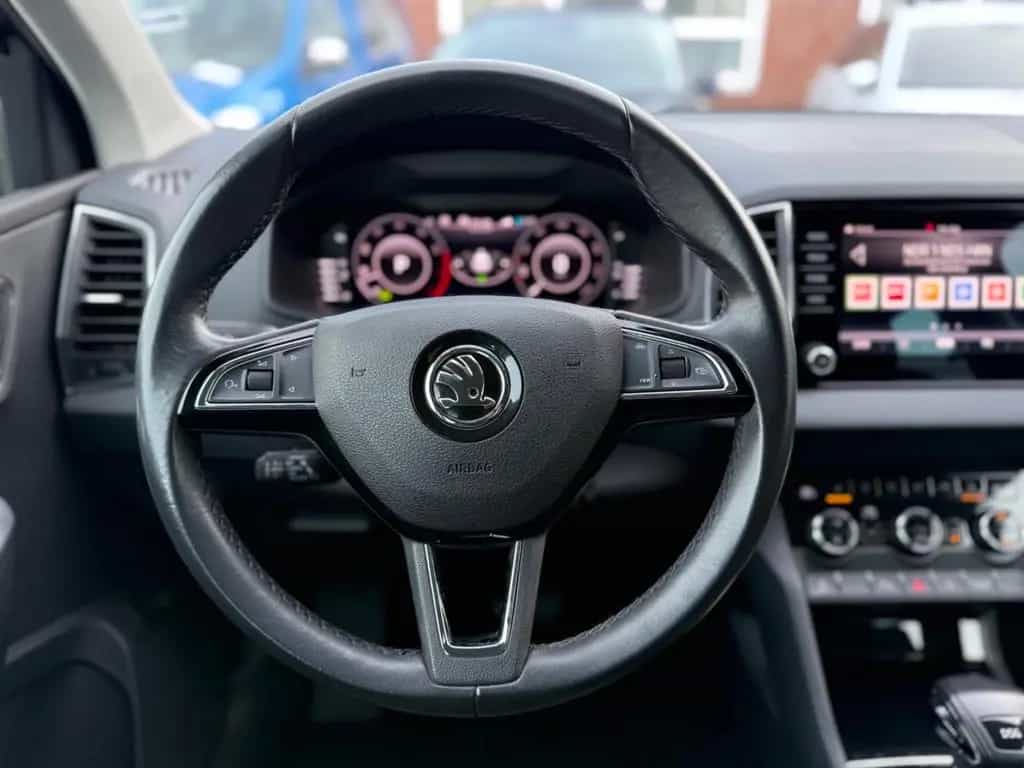 Skoda Karoq Style 1.5TSI*DSG*AHK*LED*NAVI* 01/2020-photo-12