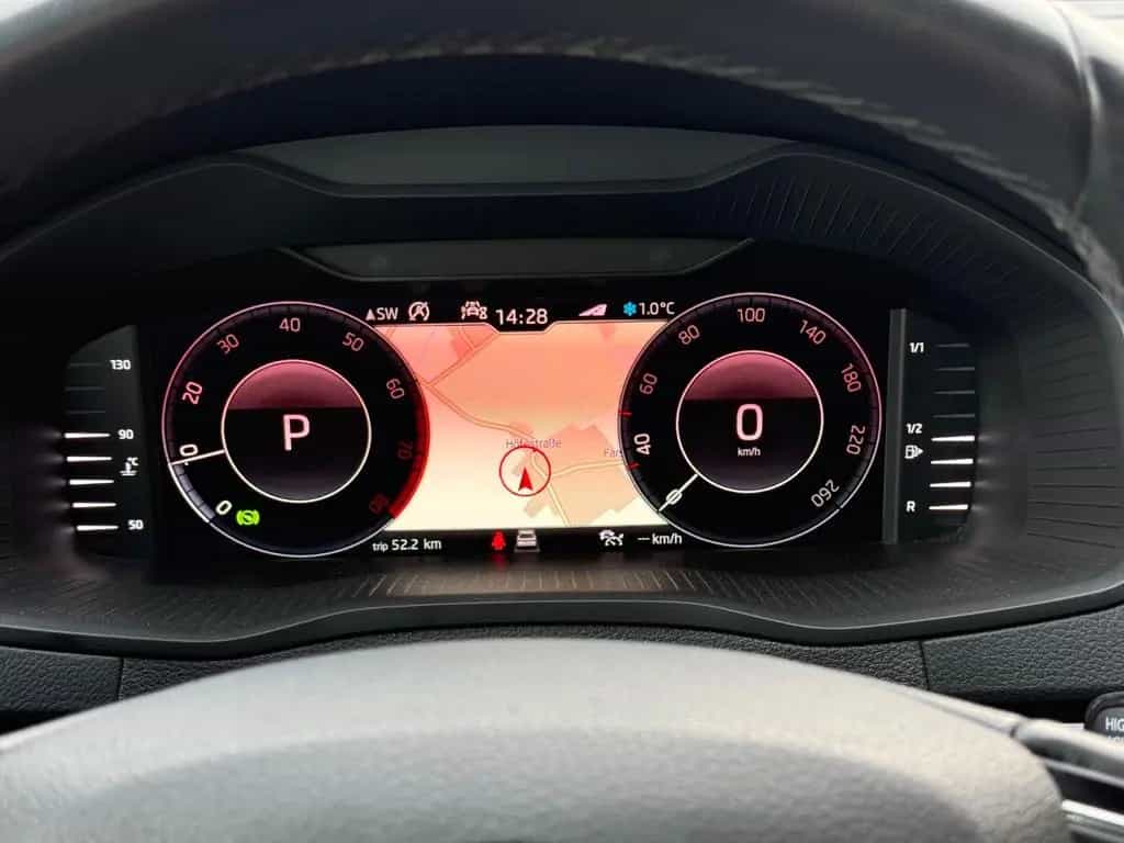 Skoda Karoq Style 1.5TSI*DSG*AHK*LED*NAVI* 01/2020-photo-13