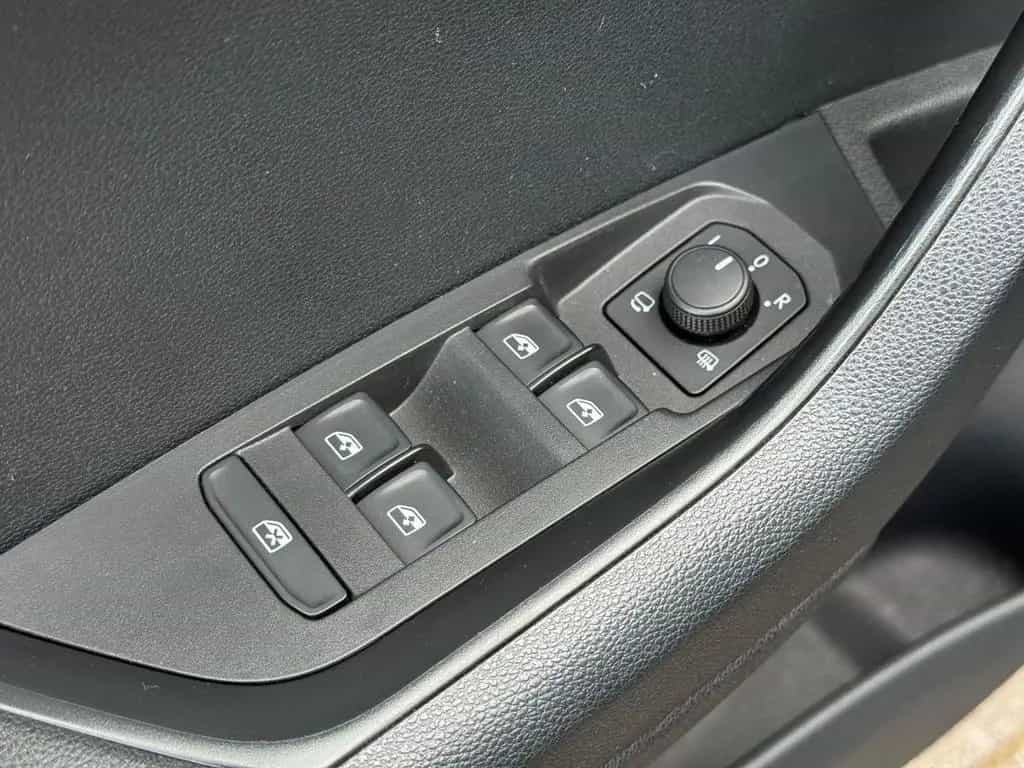 Skoda Karoq Style 1.5TSI*DSG*AHK*LED*NAVI* 01/2020-photo-23