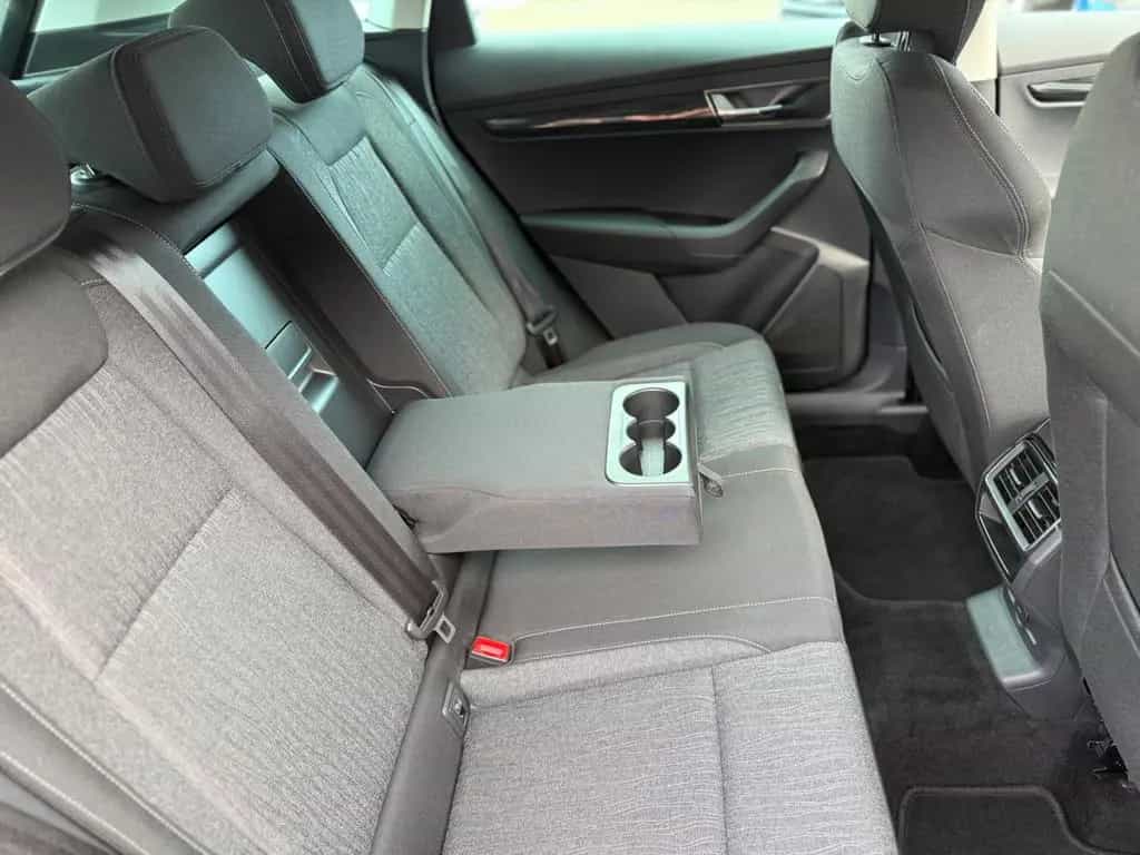 Skoda Karoq Style 1.5TSI*DSG*AHK*LED*NAVI* 01/2020-photo-25