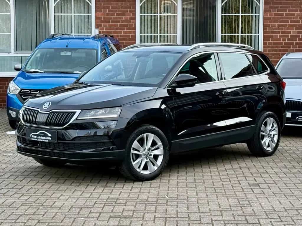 Skoda Karoq Style 1.5TSI*DSG*AHK*LED*NAVI* 01/2020-photo-4