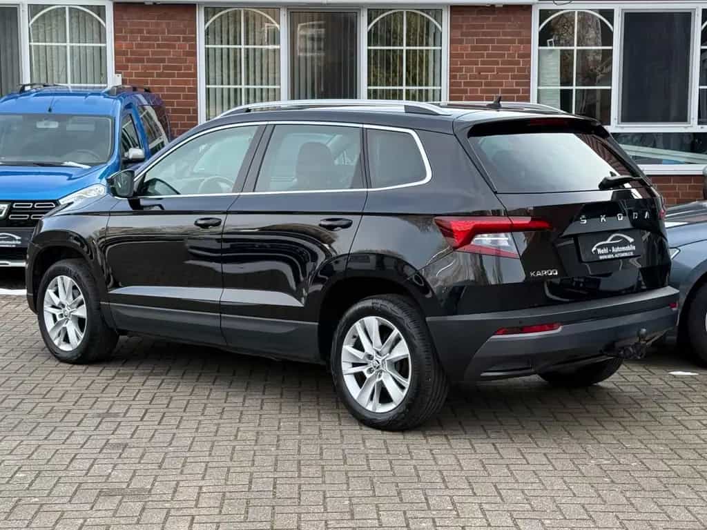 Skoda Karoq Style 1.5TSI*DSG*AHK*LED*NAVI* 01/2020-photo-5