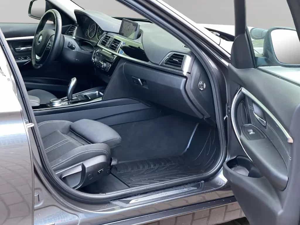 BMW 3 Series 02/2019-photo-17