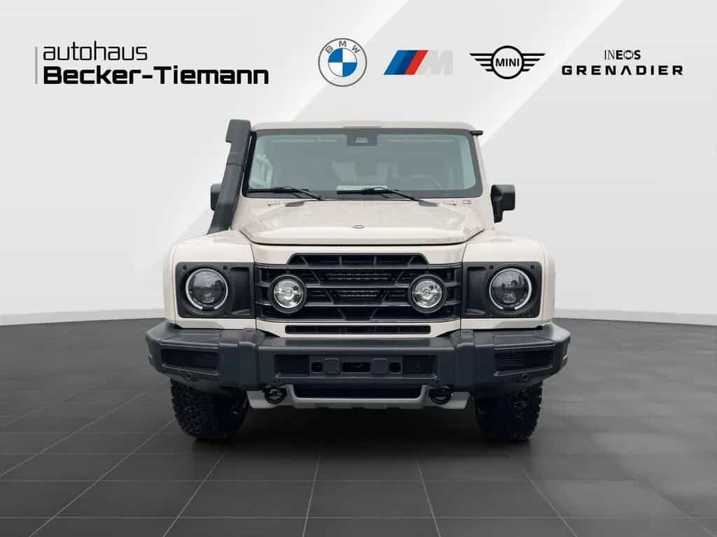 INEOS Grenadier Station Wagon Trialmaster Edition null-photo-1