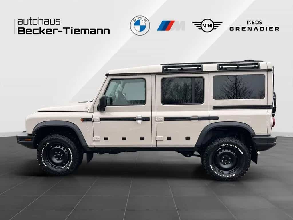 INEOS Grenadier Station Wagon Trialmaster Edition null-photo-2
