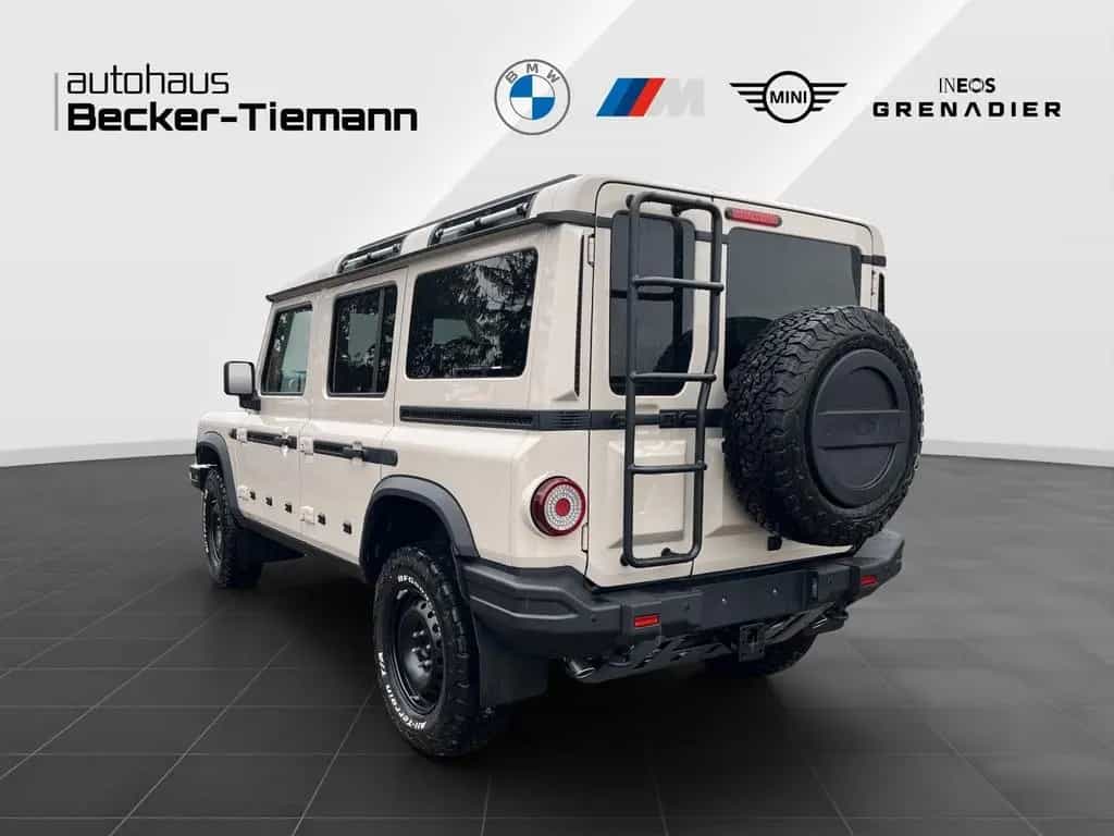 INEOS Grenadier Station Wagon Trialmaster Edition null-photo-3