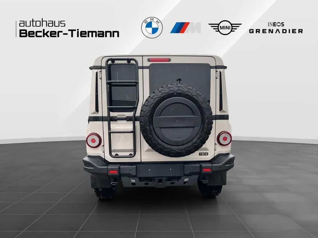 INEOS Grenadier Station Wagon Trialmaster Edition null-photo-4