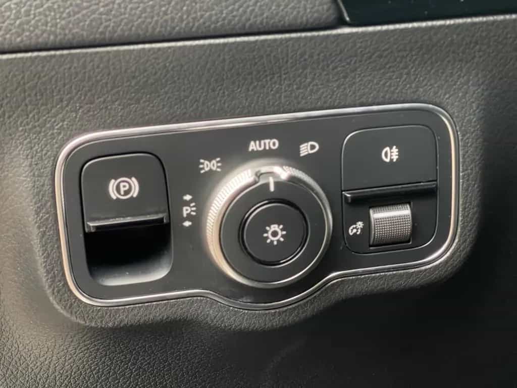 Mercedes-Benz B-Class 200 AUTOM LEDER DIGITAL JUNGE STERNE GARANTIE 01/2021-photo-39