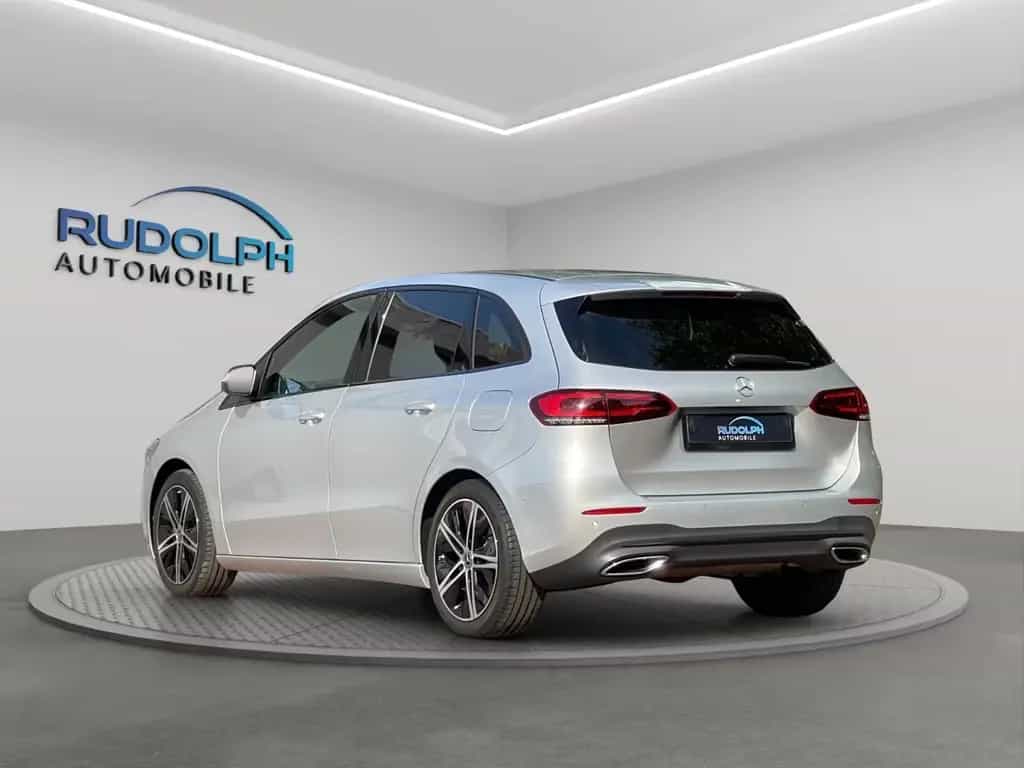 Mercedes-Benz B-Class 200 AUTOM LEDER DIGITAL JUNGE STERNE GARANTIE 01/2021-photo-4