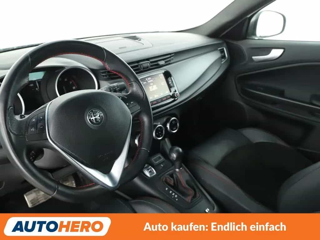 Alfa Romeo Giulietta 1.8 Turbo Veloce *NAVI*PDC*TEMPO*SHZ* 08/2018-photo-9