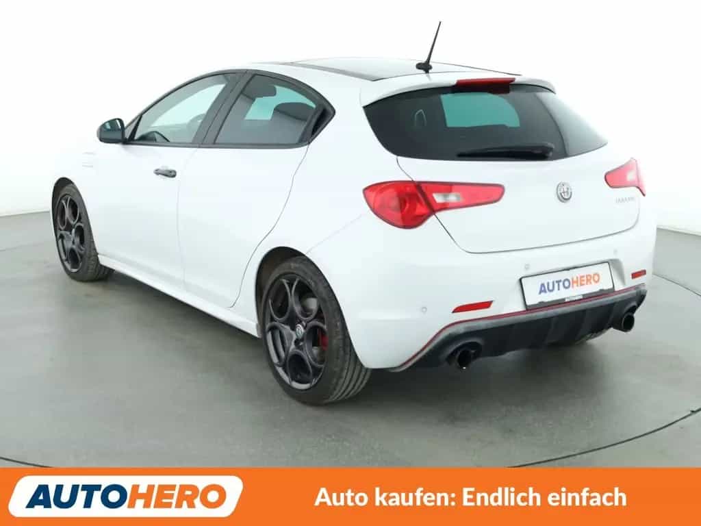 Alfa Romeo Giulietta 1.8 Turbo Veloce *NAVI*PDC*TEMPO*SHZ* 08/2018-photo-2