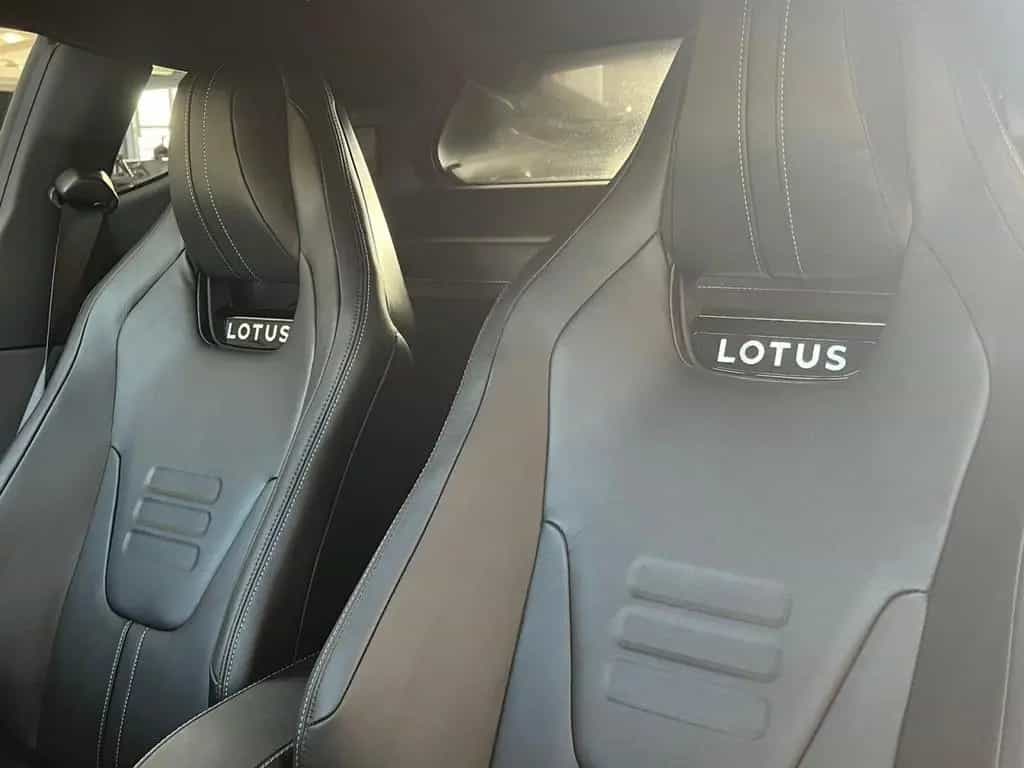 Lotus Emira V6 SE null-photo-14