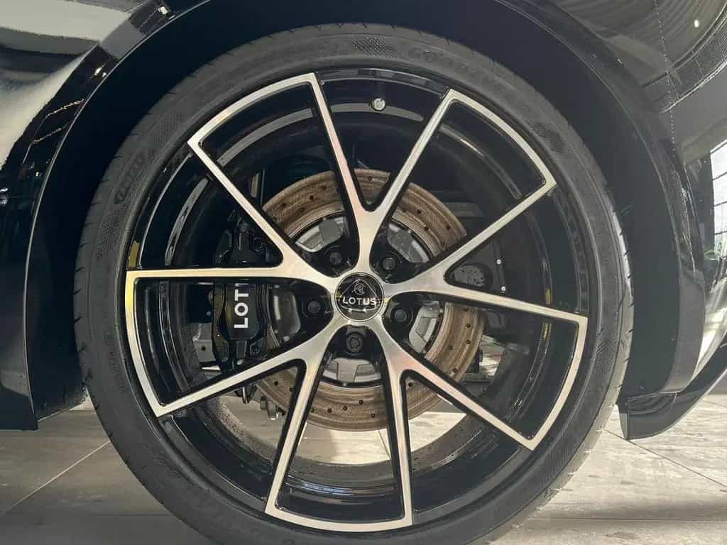 Lotus Emira V6 SE null-photo-6