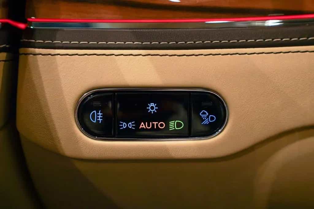 Bentley Flying Spur Azure 06/2022-photo-10