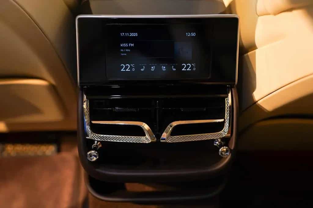 Bentley Flying Spur Azure 06/2022-photo-13