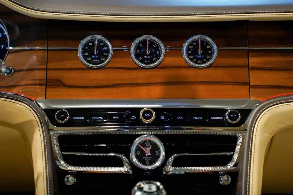 Bentley Flying Spur Azure 06/2022-photo-16