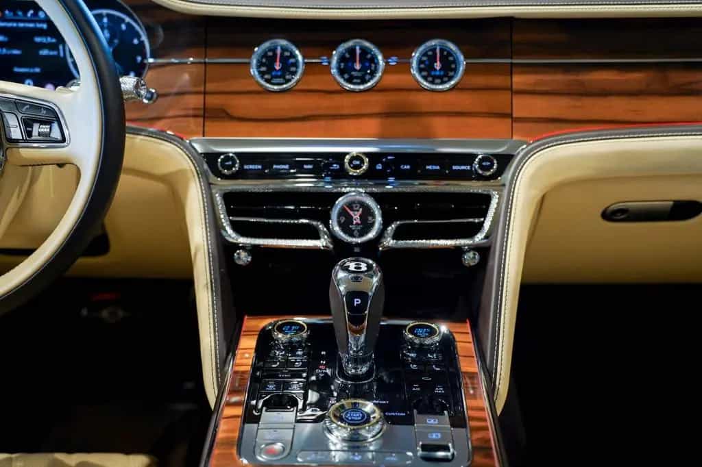 Bentley Flying Spur Azure 06/2022-photo-17