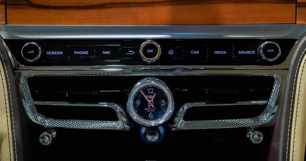 Bentley Flying Spur Azure 06/2022-photo-19
