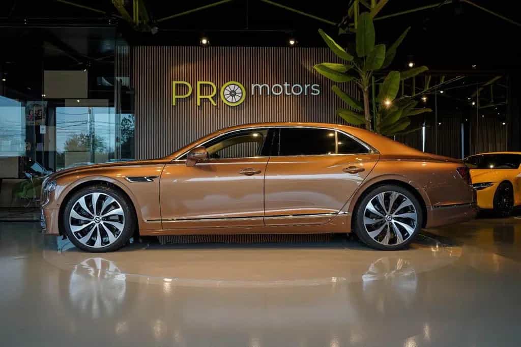 Bentley Flying Spur Azure 06/2022-photo-34