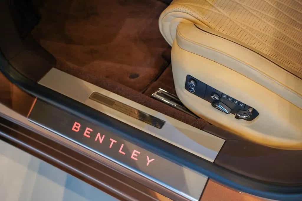Bentley Flying Spur Azure 06/2022-photo-4
