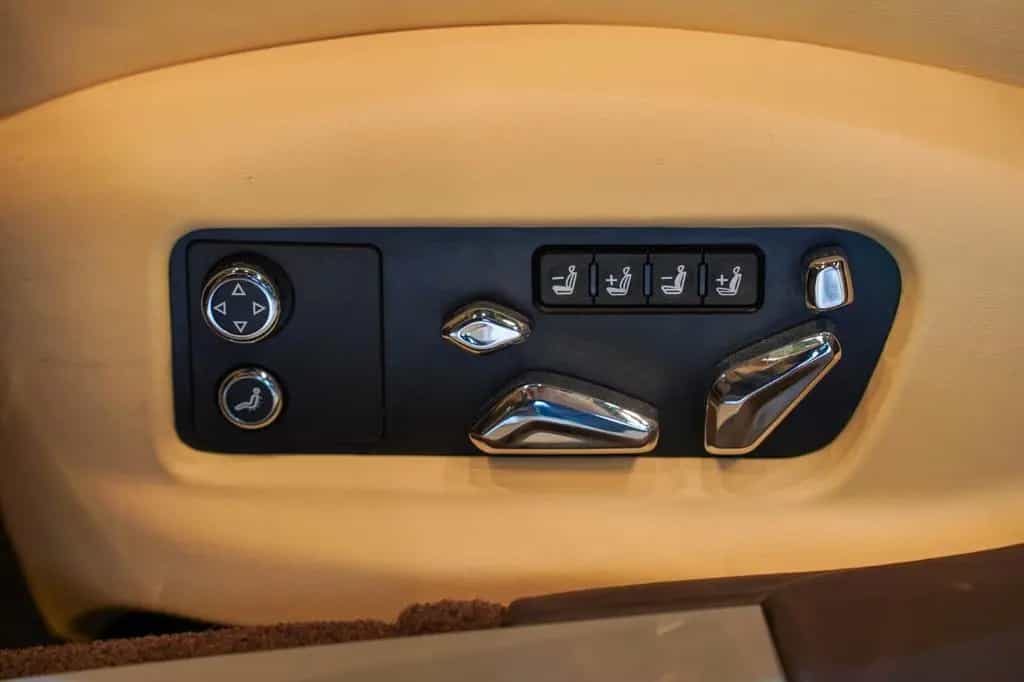 Bentley Flying Spur Azure 06/2022-photo-5