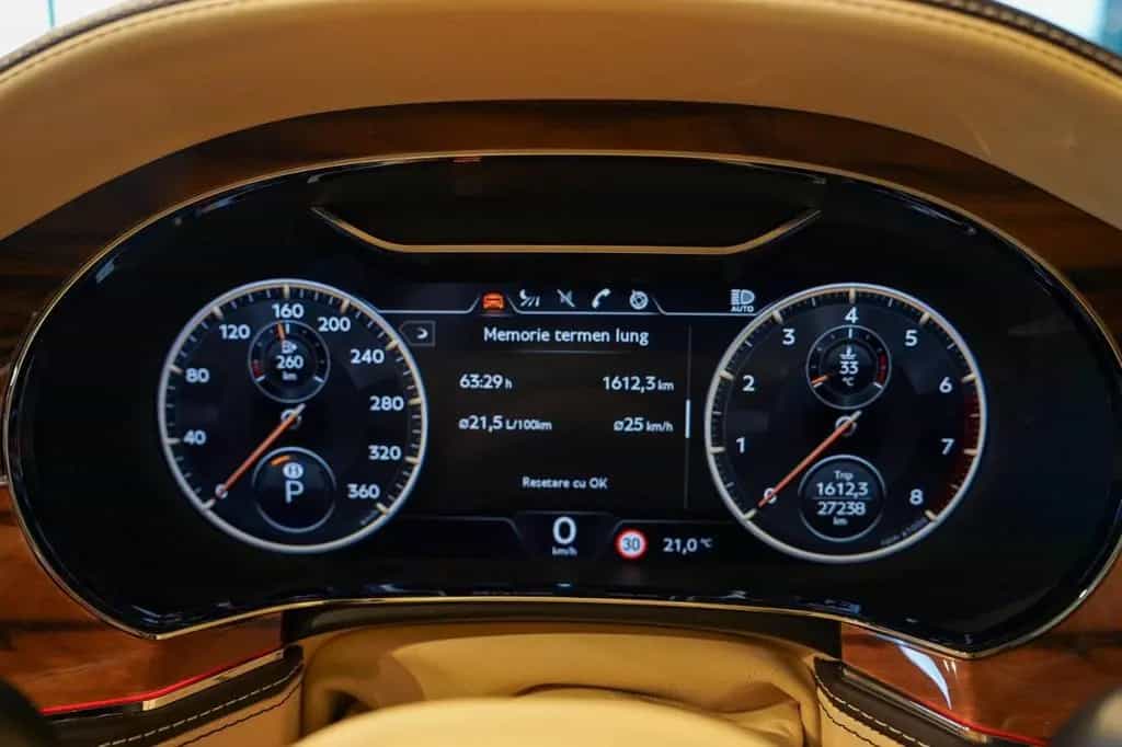 Bentley Flying Spur Azure 06/2022-photo-6