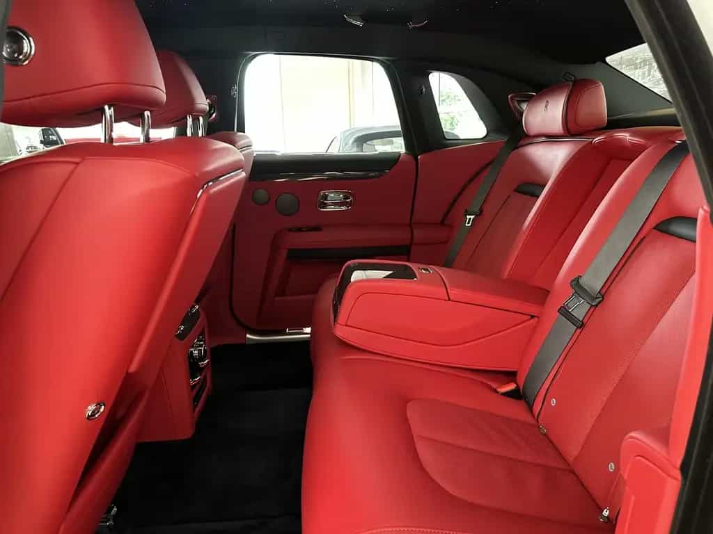 Rolls-Royce Ghost Black Badge* 12/2023-photo-13