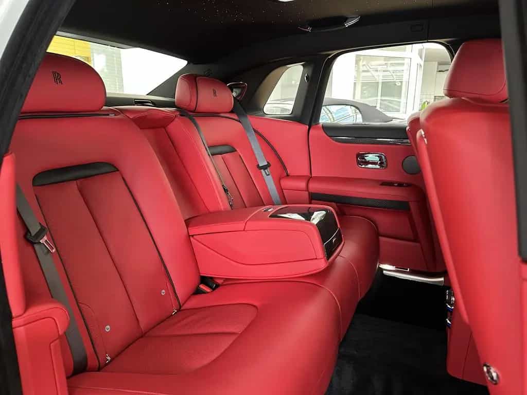 Rolls-Royce Ghost Black Badge* 12/2023-photo-14