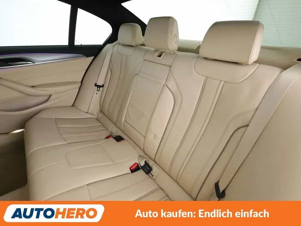 BMW 5 Series 520d xDrive M Sport Aut.*NAVI*LED*TEMPO*PDC* 09/2017-photo-13