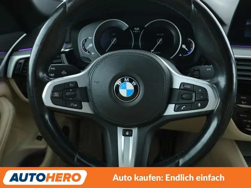 BMW 5 Series 520d xDrive M Sport Aut.*NAVI*LED*TEMPO*PDC* 09/2017-photo-18