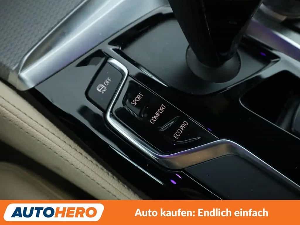 BMW 5 Series 520d xDrive M Sport Aut.*NAVI*LED*TEMPO*PDC* 09/2017-photo-26