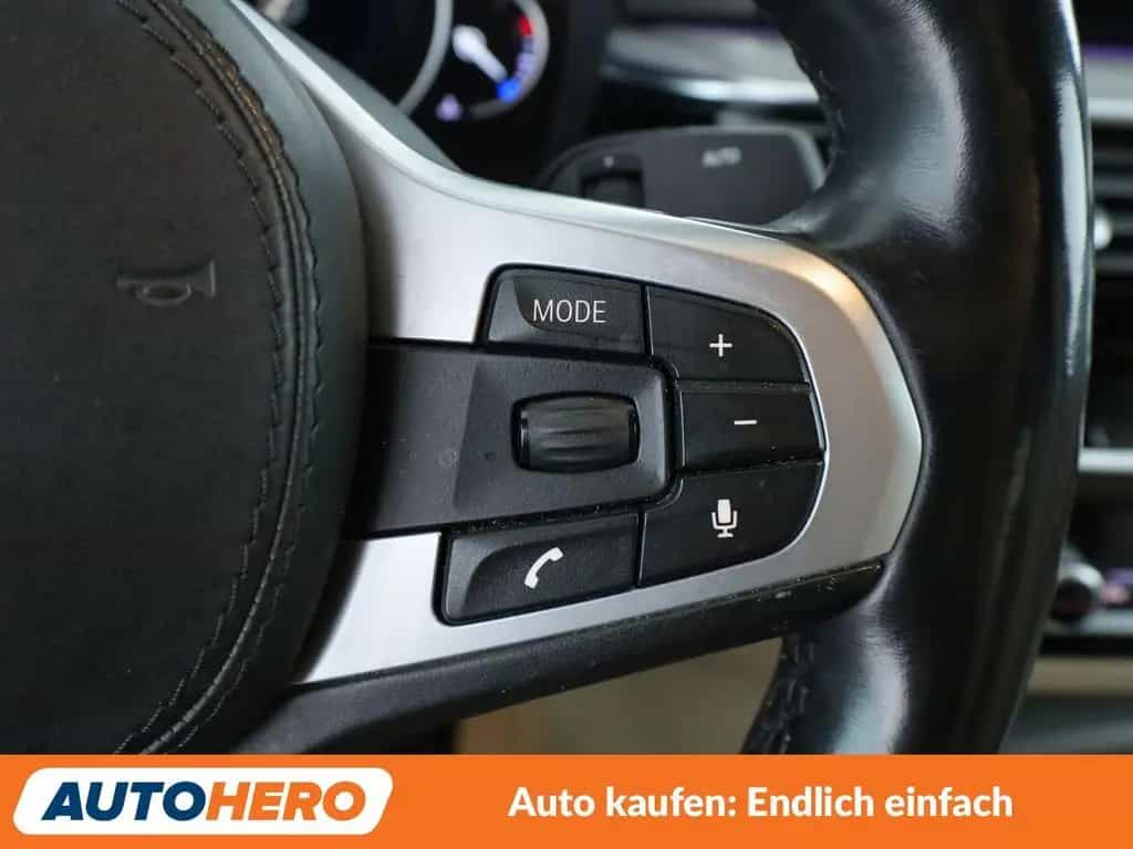 BMW 5 Series 520d xDrive M Sport Aut.*NAVI*LED*TEMPO*PDC* 09/2017-photo-28