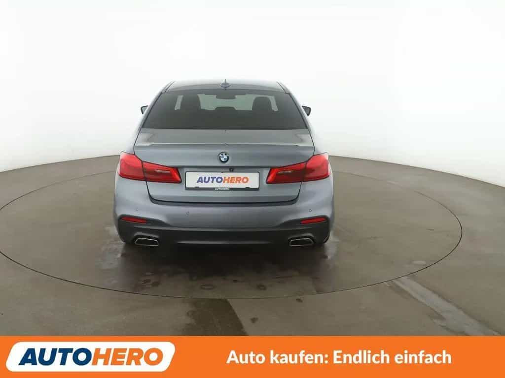 BMW 5 Series 520d xDrive M Sport Aut.*NAVI*LED*TEMPO*PDC* 09/2017-photo-4
