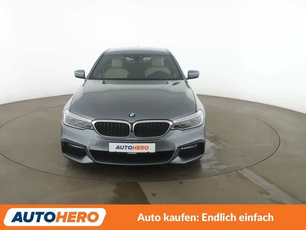 BMW 5 Series 520d xDrive M Sport Aut.*NAVI*LED*TEMPO*PDC* 09/2017-photo-8