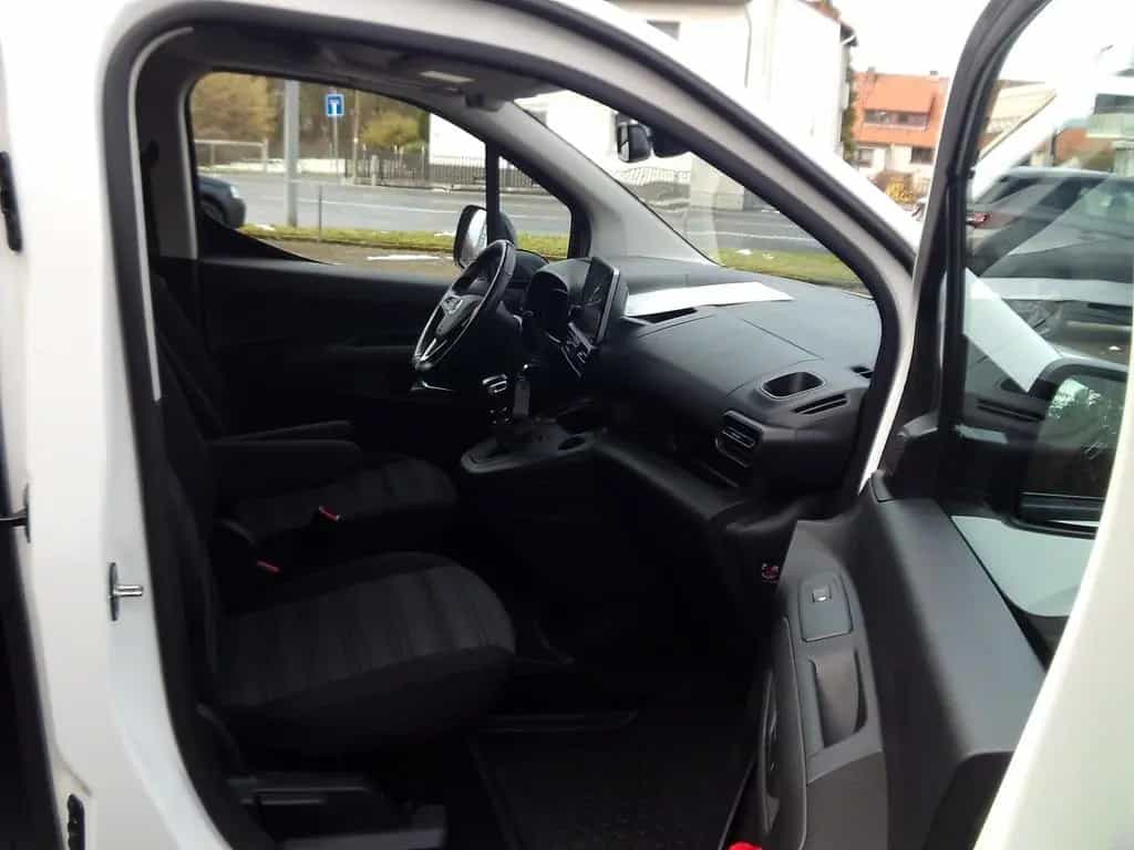 Opel Combo Life 1.5D Elegance SHZ LHZ PDC+Kam Navi-Ap 06/2022-photo-6