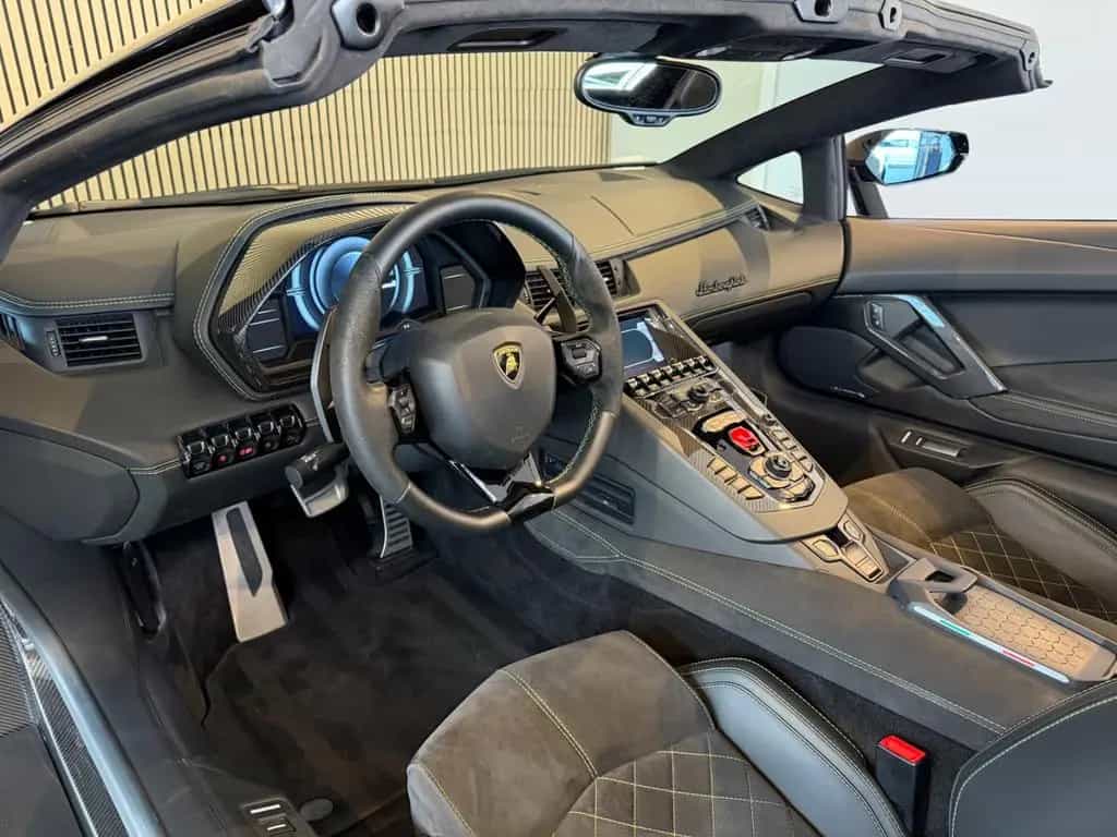 Lamborghini Aventador S Roadster CARBON/1.HAND/U-frei/DT.Fzg 05/2020-photo-11