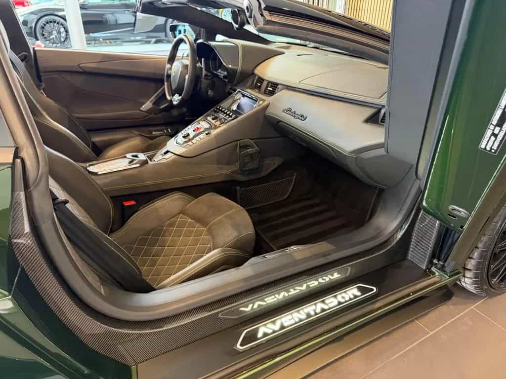 Lamborghini Aventador S Roadster CARBON/1.HAND/U-frei/DT.Fzg 05/2020-photo-16