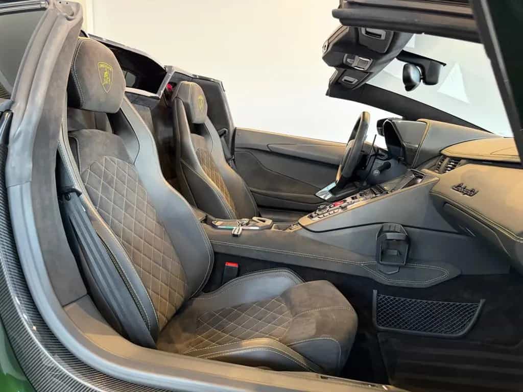 Lamborghini Aventador S Roadster CARBON/1.HAND/U-frei/DT.Fzg 05/2020-photo-19