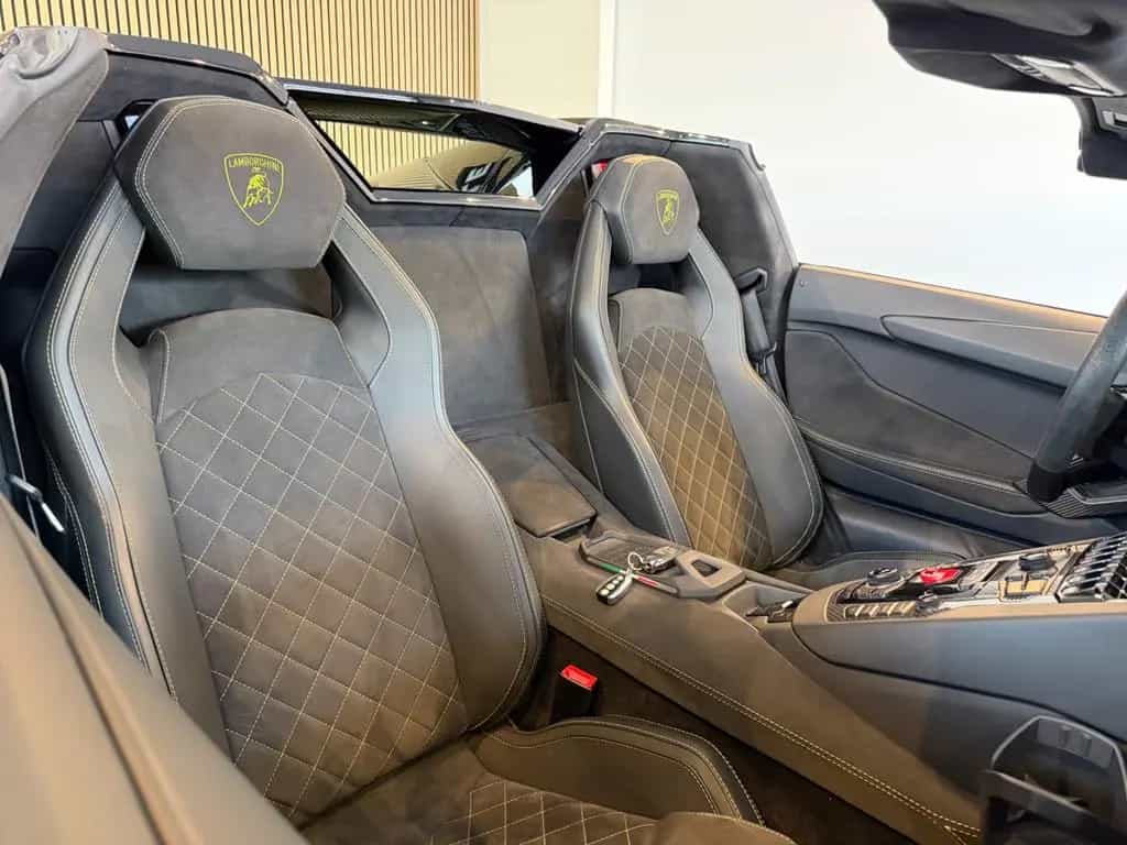 Lamborghini Aventador S Roadster CARBON/1.HAND/U-frei/DT.Fzg 05/2020-photo-20