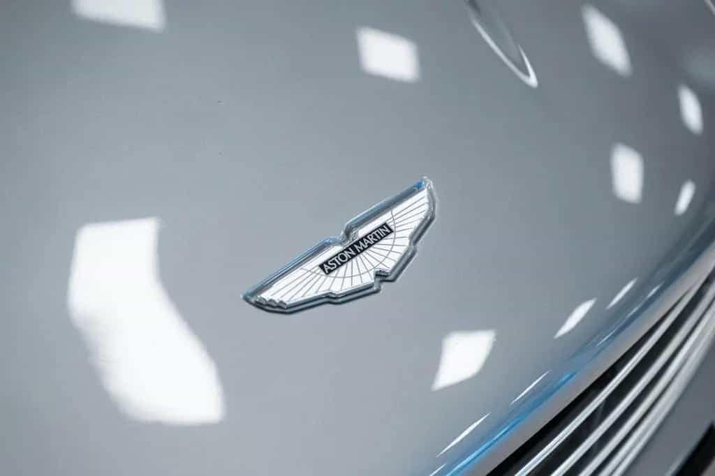 Aston Martin DBS Volante 6.0 V12 Unique in Hammerhead Silver 10/2011-photo-19