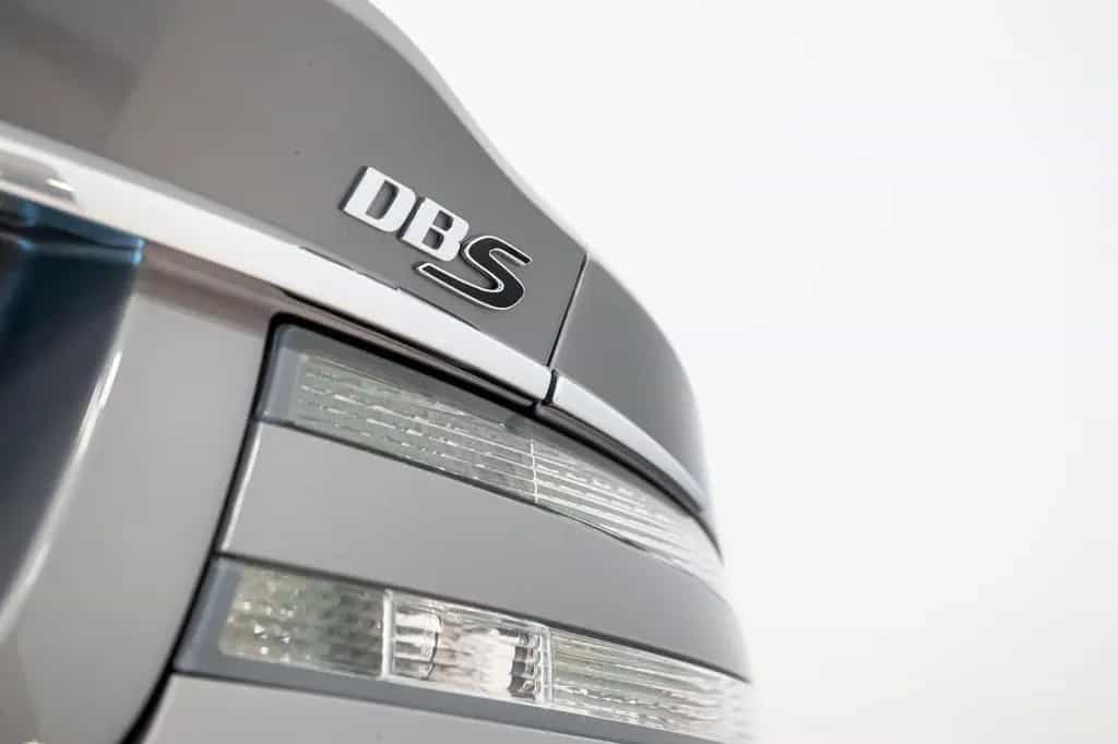 Aston Martin DBS Volante 6.0 V12 Unique in Hammerhead Silver 10/2011-photo-23