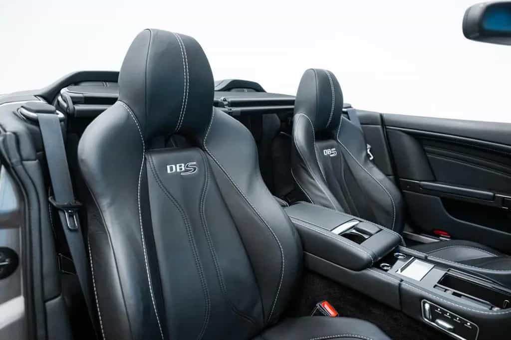 Aston Martin DBS Volante 6.0 V12 Unique in Hammerhead Silver 10/2011-photo-3